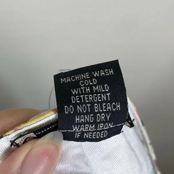 Vintage y2k White Floral Patchwork Low Rise Shorts - Picture 4 of 4